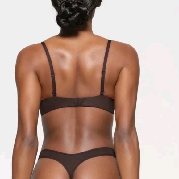 Skims Fits Everybody Tshirt Demi Bra Espresso Brown 30D NWT - Picture 2 of 4